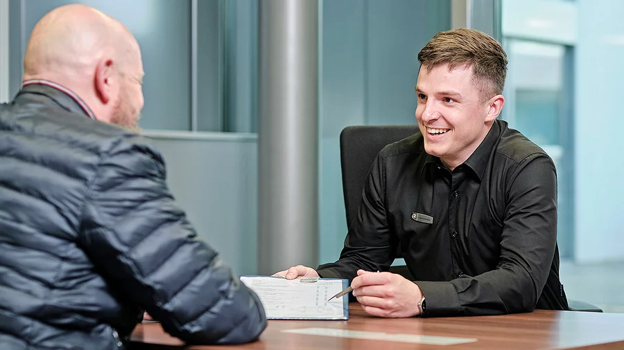 Detailhandelsfachmann / Detailhandelsfachfrau EFZ Automobil Sales